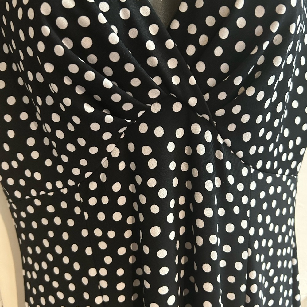 Jones Wear polka dot dress, sizer 10. - Picture 8 of 8